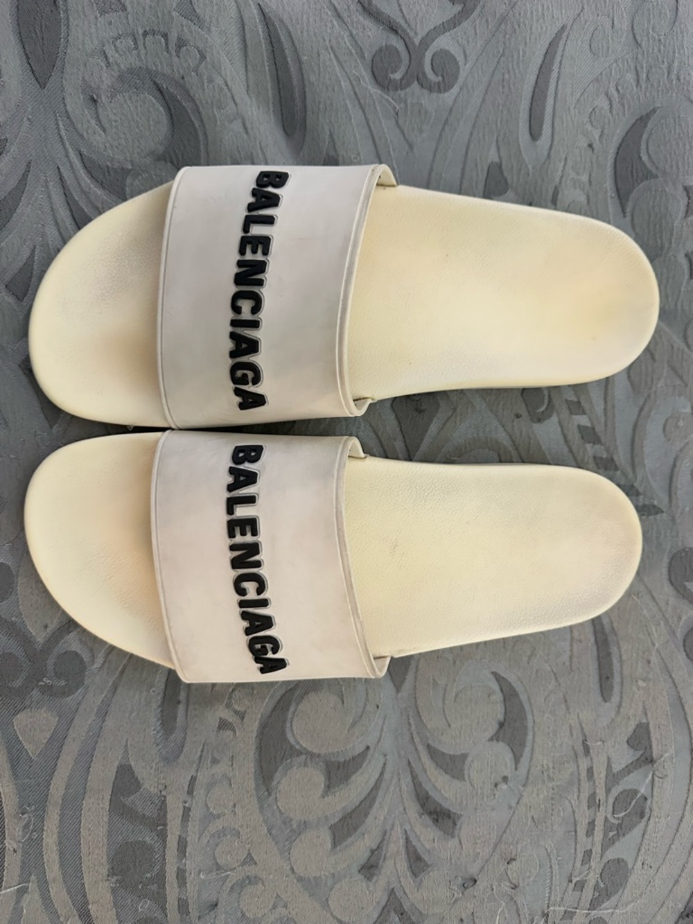 Balenciaga men’s pool slides size 45 (12)